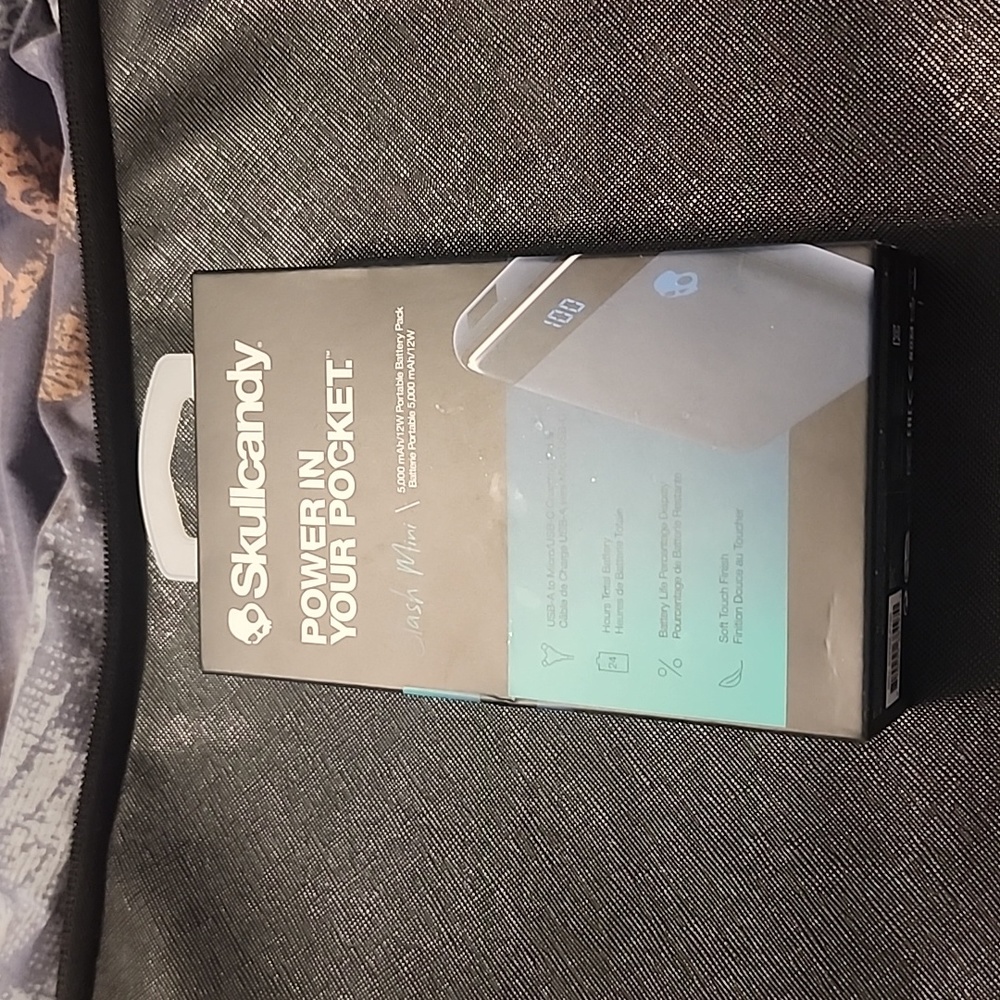 Skullcandy power in your pocket fast charger bank